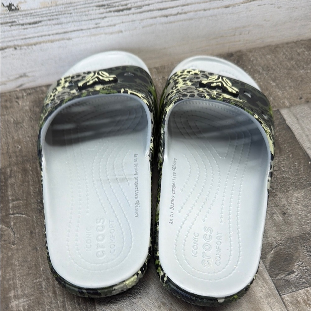 Disney Animal Kingdom Sandals Crocs Cheetah Camo M8/W10 - Picture 5 of 5